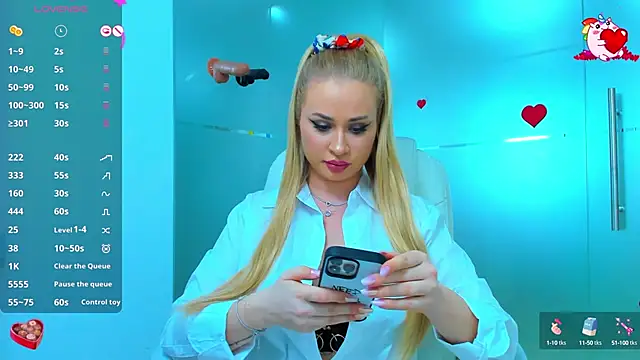 Snapshot of sassy_madeline chatting on February 26, 2025, 8:54 pm sassy madeline online show from February 26, 2025, 8:54 pm
