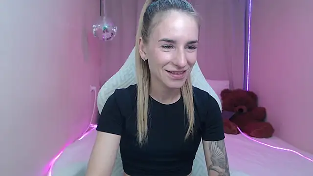 Snapshot of DeboraHorny chatting on May 17, 2026, 6:11 am DeboraHorny online show from May 17, 2026, 6:11 am