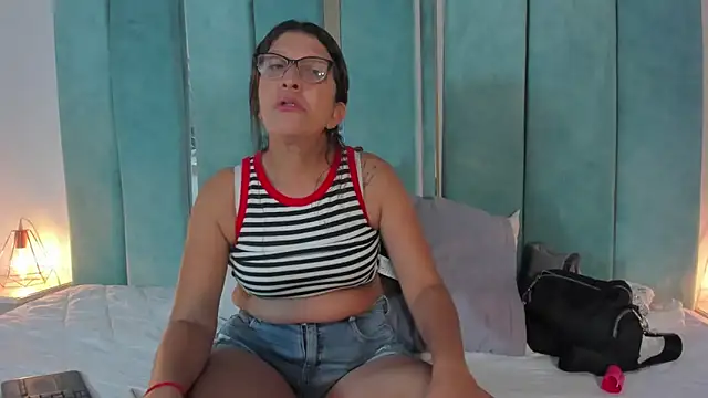 Keyla Milf online show from February 3, 2026, 10:42 am