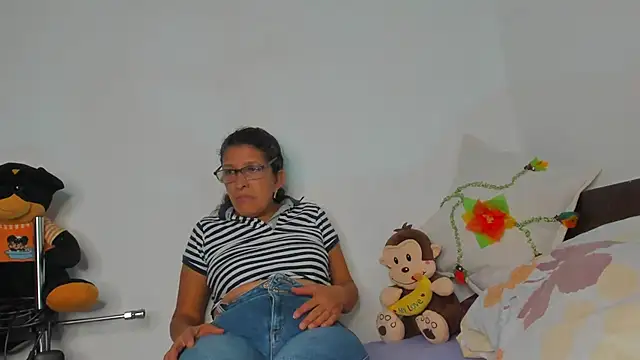 Keyla Milf online show from July 24, 2026, 2:09 am