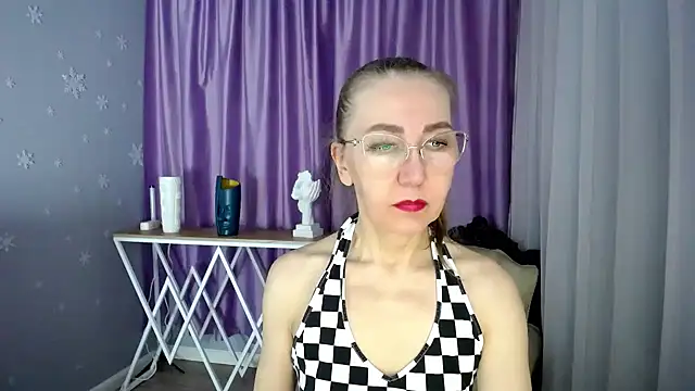 queen a n i online show from February 26, 2025, 8:59 am