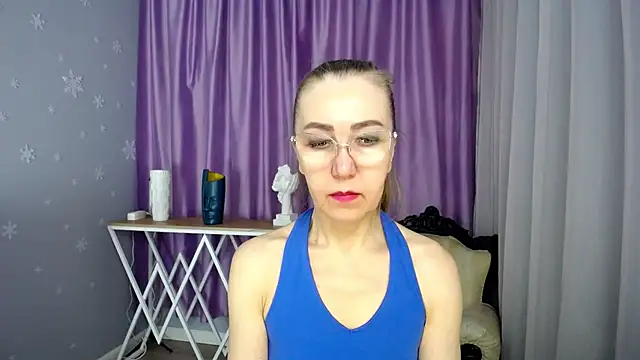 queen a n i online show from March 19, 2025, 12:12 pm