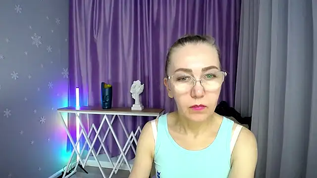 queen a n i online show from September 15, 2025, 10:04 am