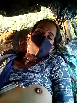 Snapshot of Mohni_Das chatting on October 2, 2025, 12:12 pm Mohni Das online show from October 2, 2025, 12:12 pm