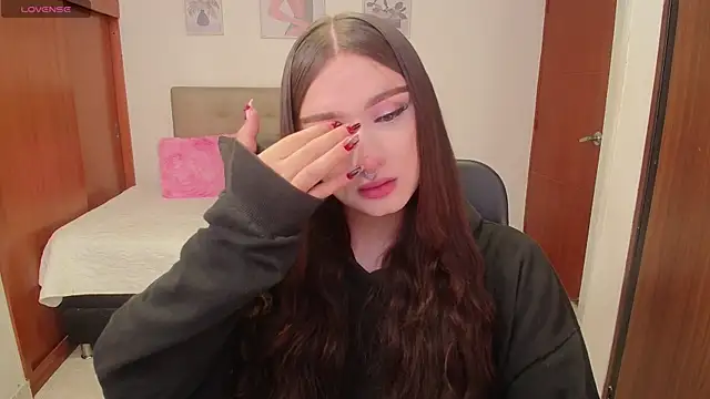 Miley Baker online show from October 21, 2025, 2:18 pm