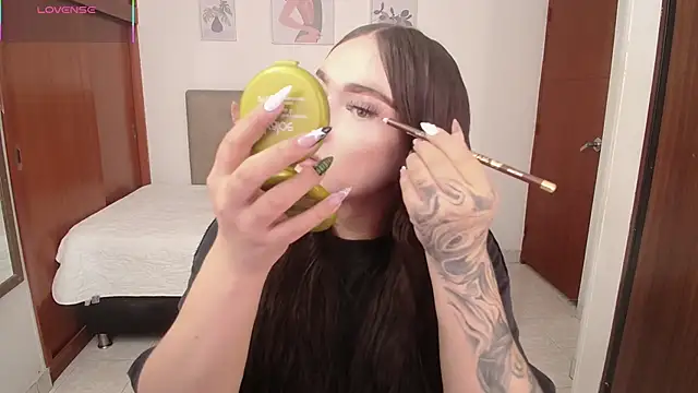 Miley Baker online show from January 14, 2026, 2:33 pm