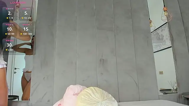 Naila18 online show from September 13, 2025, 7:19 am