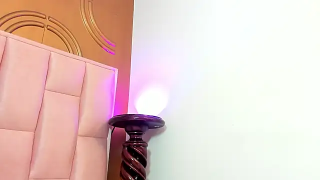 Snapshot of valeriaa19 chatting on March 21, 2025, 8:50 am valeriaa19 online show from March 21, 2025, 8:50 am