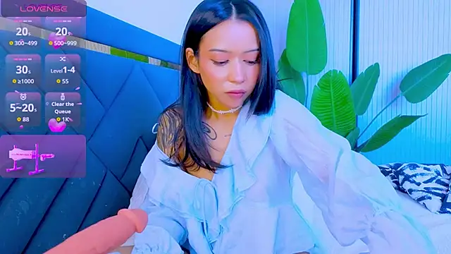 Mia Tin online show from April 20, 2026, 8:28 am