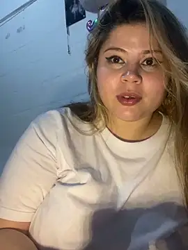 Snapshot of EYMI_TOMSOM chatting on May 1, 2026, 12:48 am EYMI TOMSOM online show from May 1, 2026, 12:48 am