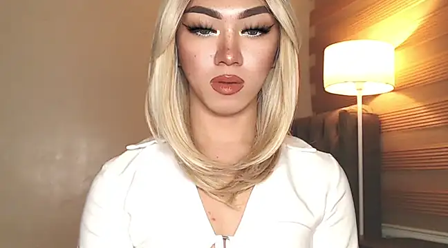 Snapshot of Local_Hoelyx chatting on February 11, 2025, 6:55 pm Local Hoelyx online show from February 11, 2025, 6:55 pm