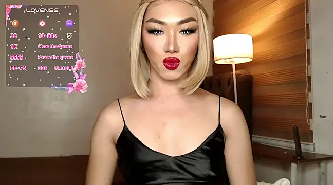 Snapshot of Local_Hoelyx chatting on February 16, 2025, 9:16 pm Local Hoelyx online show from February 16, 2025, 9:16 pm