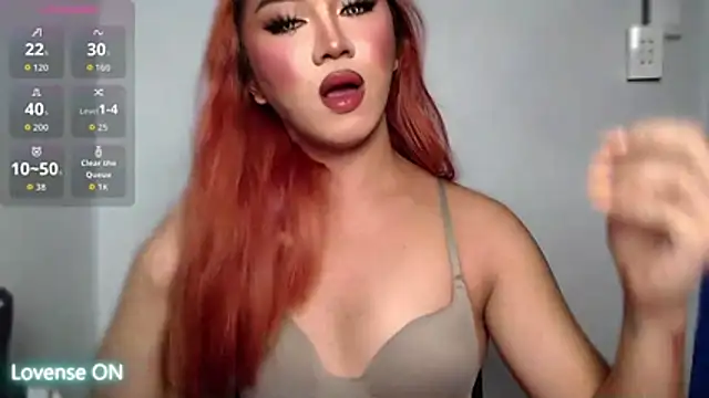 Snapshot of Local_Hoelyx chatting on October 30, 2025, 9:11 am Local Hoelyx online show from October 30, 2025, 9:11 am