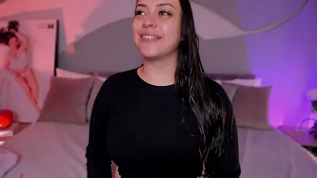 Nicolle W online show from March 28, 2026, 11:54 am