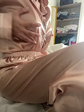 DulceMya6 online show from October 24, 2025, 1:18 pm