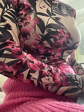 Snapshot of DulceMya6 chatting on May 28, 2026, 12:57 pm DulceMya6 online show from May 28, 2026, 12:57 pm