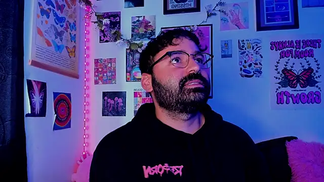 johnnyalx online show from April 15, 2026, 9:26 pm