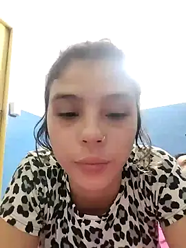 mariamac420 online show from March 13, 2025, 12:56 pm