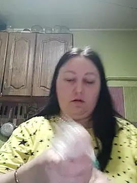 Rini333 online show from October 6, 2025, 5:32 pm