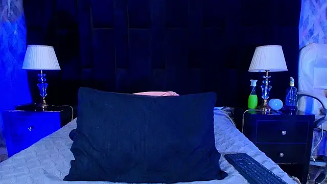 shelsyloreds online show from March 7, 2025, 1:18 pm