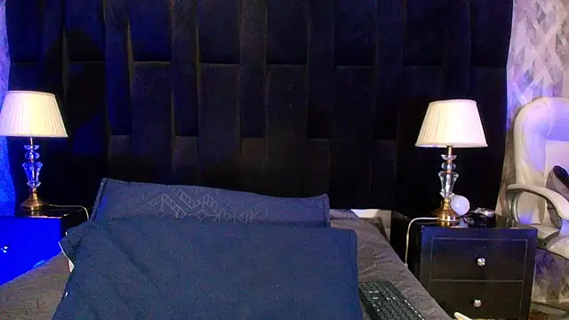 shelsyloreds online show from March 10, 2025, 11:53 am