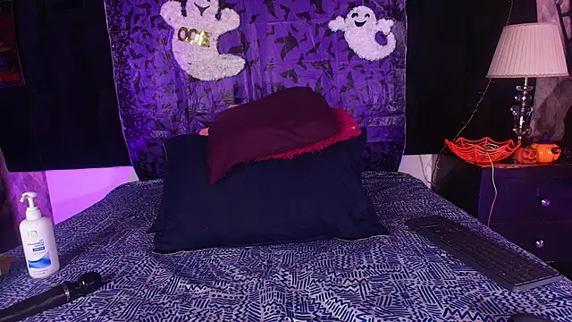 shelsyloreds online show from November 4, 2025, 12:04 pm