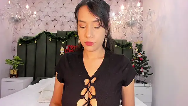 PilarJones  online show from December 23, 2024, 4:06 pm