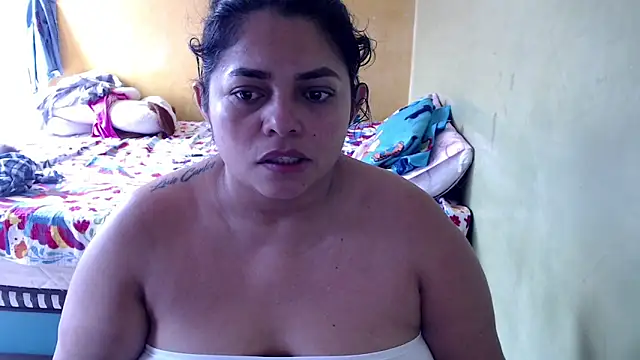 yulieth bbw online show from November 25, 2025, 2:06 pm