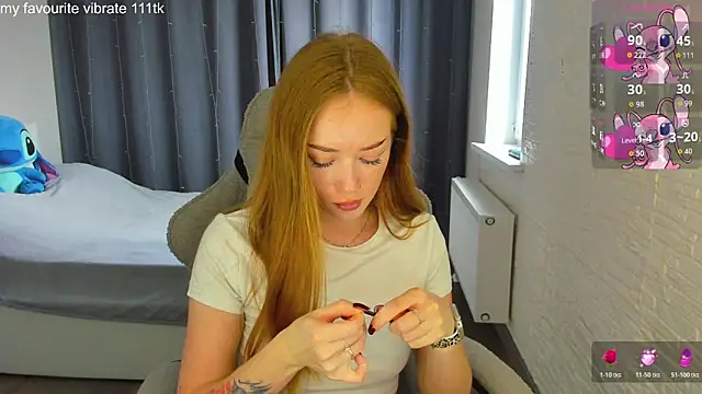 Snapshot of Hot_Mia_ chatting on June 3, 2026, 9:56 am Hot Mia online show from June 3, 2026, 9:56 am