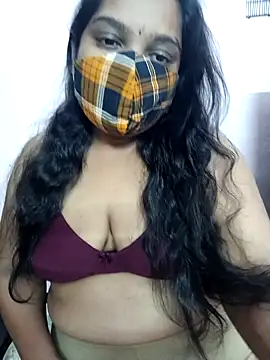 Snapshot of lovely-latha chatting on January 6, 2025, 11:29 am lovely-latha online show from January 6, 2025, 11:29 am