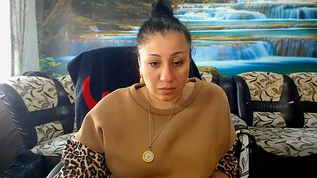 Snapshot of MoistMady chatting on March 18, 2026, 9:01 am MoistMady online show from March 18, 2026, 9:01 am