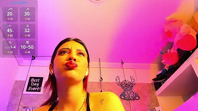 Snapshot of Rebeca_xs chatting on January 20, 2025, 8:30 am Rebeca xs online show from January 20, 2025, 8:30 am