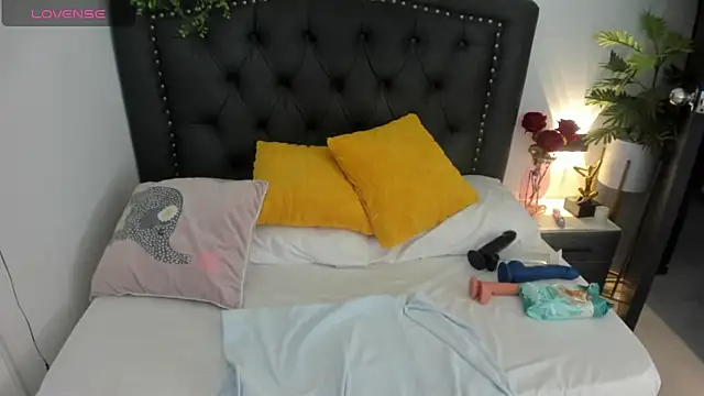 Snapshot of sahara1802 chatting on May 17, 2026, 5:16 am sahara1802 online show from May 17, 2026, 5:16 am