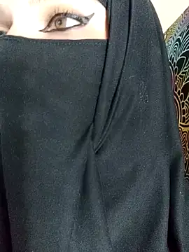 evelyn  salah online show from May 27, 2026, 1:57 am