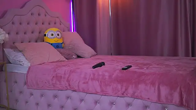 Snapshot of AshleySinn chatting on February 3, 2025, 6:28 pm AshleySinn online show from February 3, 2025, 6:28 pm