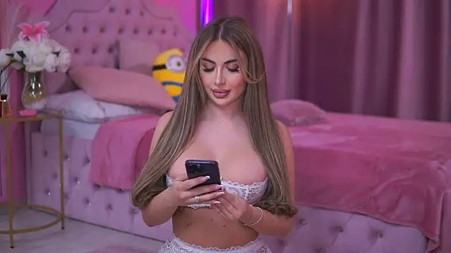 Snapshot of AshleySinn chatting on February 7, 2025, 7:06 pm AshleySinn online show from February 7, 2025, 7:06 pm