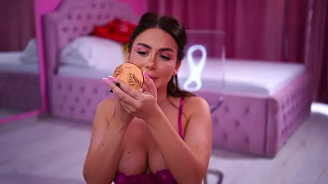 Snapshot of AshleySinn chatting on February 8, 2026, 11:24 am AshleySinn online show from February 8, 2026, 11:24 am