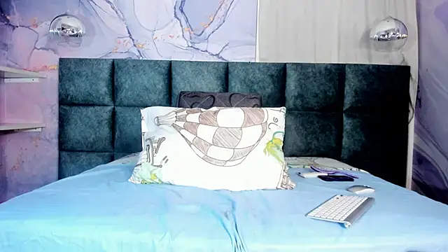 Snapshot of Scarleett_22 chatting on April 19, 2026, 12:15 pm Scarleett 22 online show from April 19, 2026, 12:15 pm