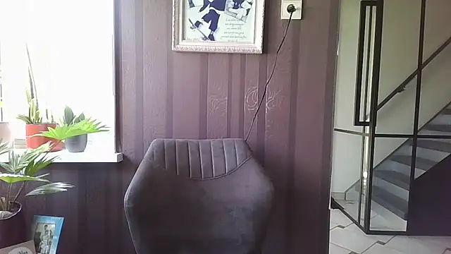 LiquidLeonie online show from March 17, 2026, 1:58 pm