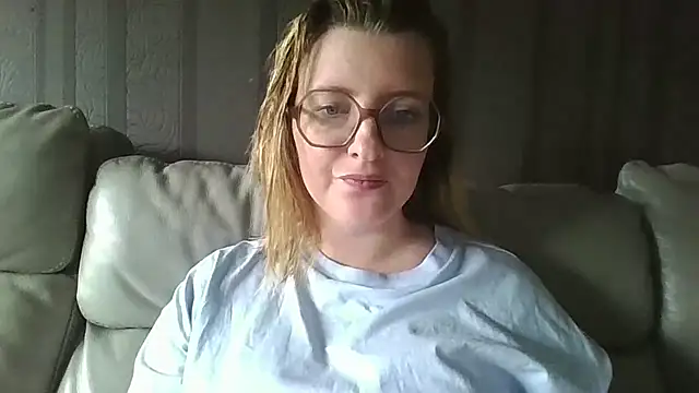 LiquidLeonie online show from April 5, 2026, 10:12 am