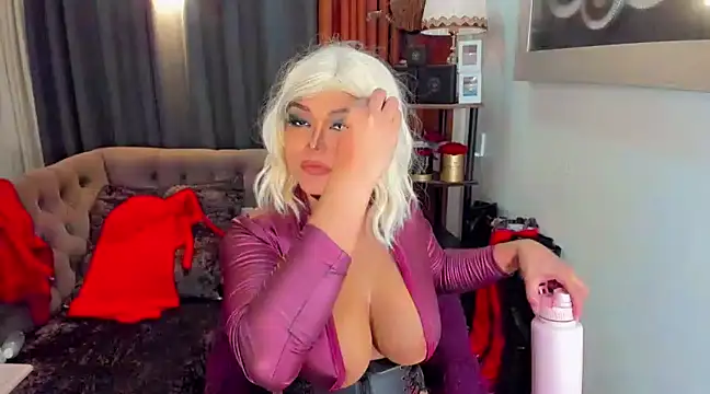 Snapshot of AsianHotieTS chatting on March 6, 2025, 7:21 pm AsianHotieTS online show from March 6, 2025, 7:21 pm