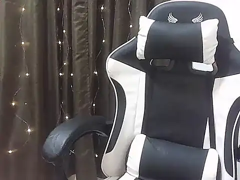 wild amber25 online show from February 13, 2026, 1:29 pm