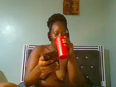 blackcuteebony online show from March 6, 2025, 6:52 am