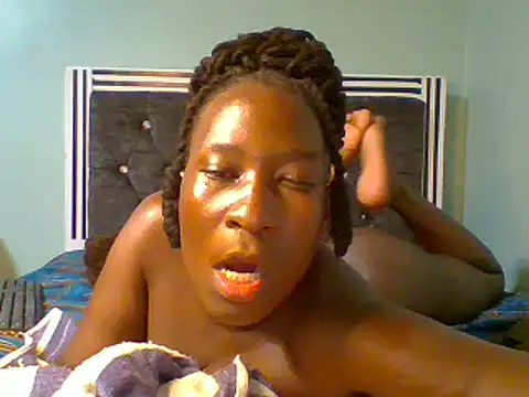blackcuteebony online show from March 16, 2025, 4:12 pm