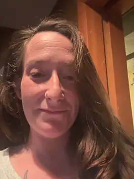 Mini And The Bear online show from April 14, 2026, 4:57 pm