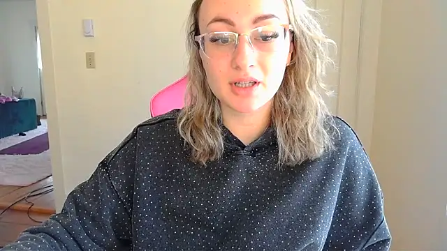 ashleyblaydex online show from April 2, 2026, 6:49 pm