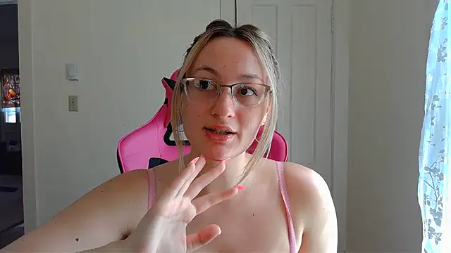 ashleyblaydex online show from April 11, 2026, 5:50 pm