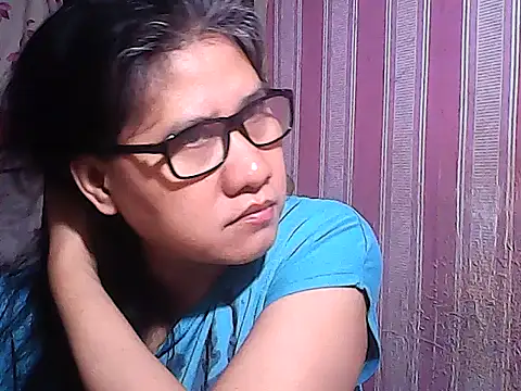 sweetsosie18 online show from November 19, 2025, 4:18 pm