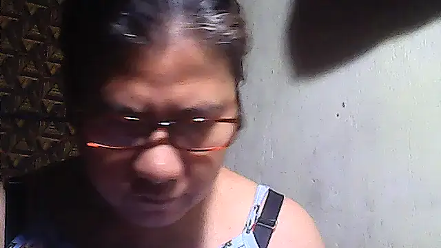 sweetsosie18 online show from April 6, 2026, 7:53 am