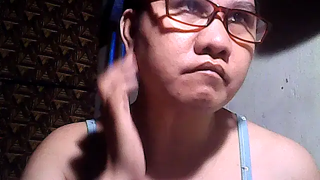 sweetsosie18 online show from April 18, 2026, 7:58 pm